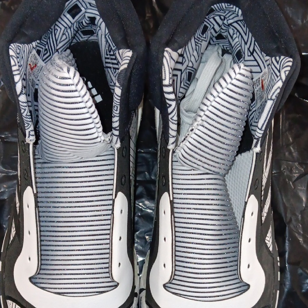 Men's Black and White Sneakers